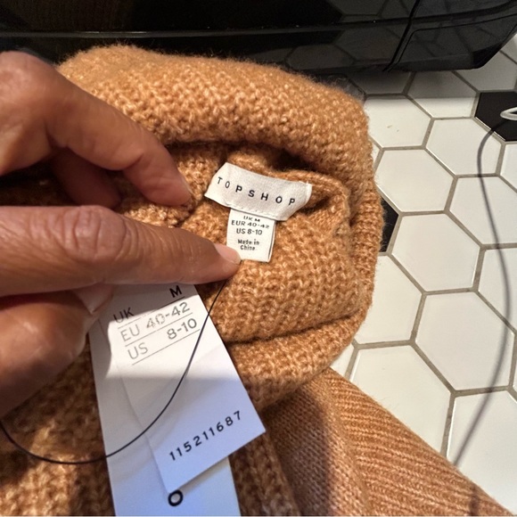 NWT Topshop Rollneck Balloon Sleeve Crop Sweater Brown Camel Ribbed Sz 8-10 - Picture 5 of 9